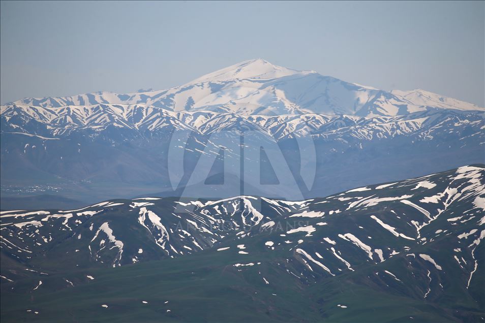 Zirveden doğaya kuş bakışı