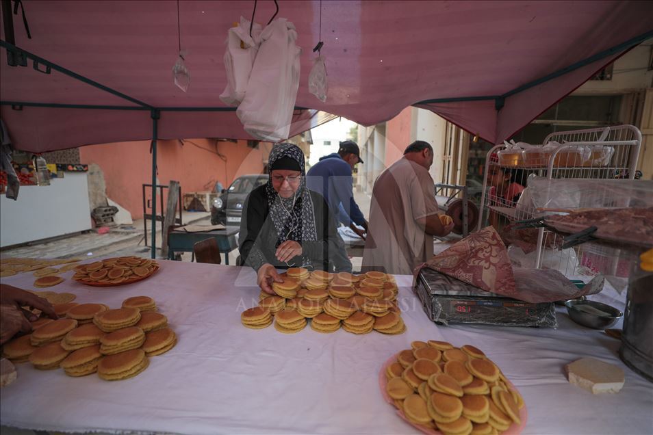 The first female chef of Palestinian 'Kadayif' dessert in Gaza