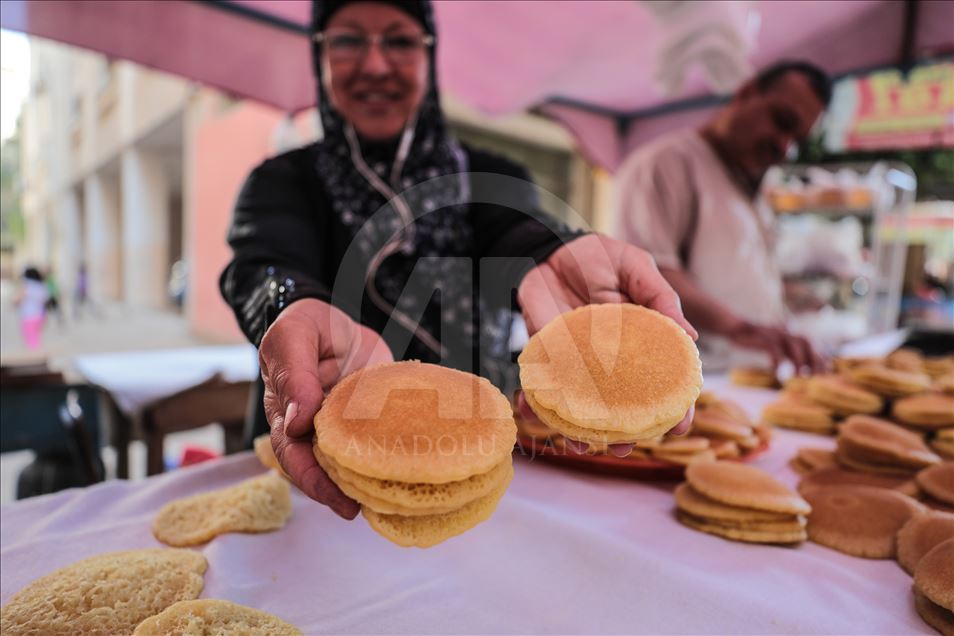 The first female chef of Palestinian 'Kadayif' dessert in Gaza