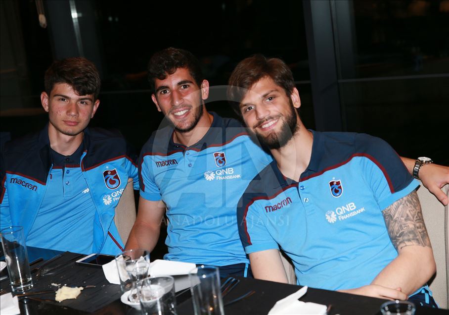 Trabzonsporlu futbolcular, iftar yemeğinde bir araya geldi