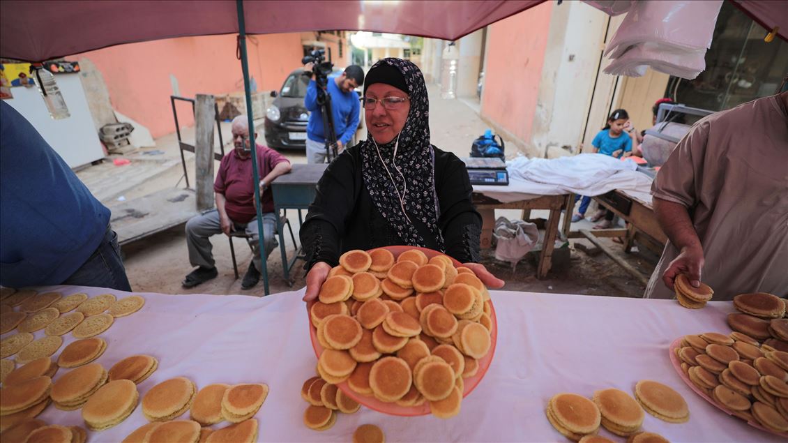 The first female chef of Palestinian 'Kadayif' dessert in Gaza