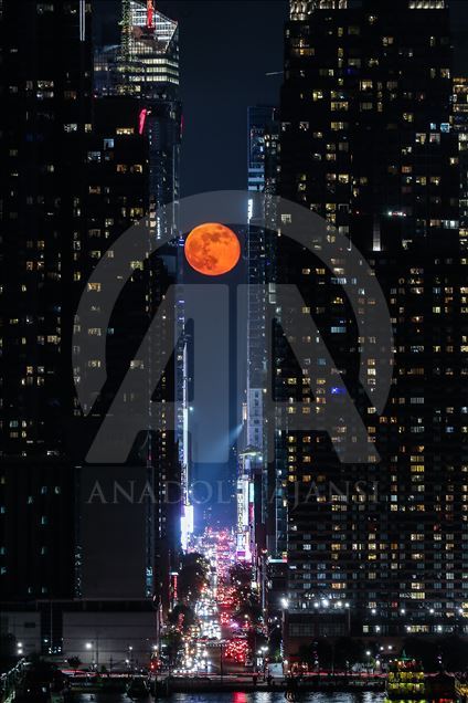 Moonrise in New York City