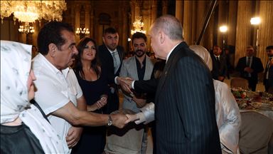Cumhurbaşkanı Erdoğan sanatçı ve sporcular ile iftar programına katıldı