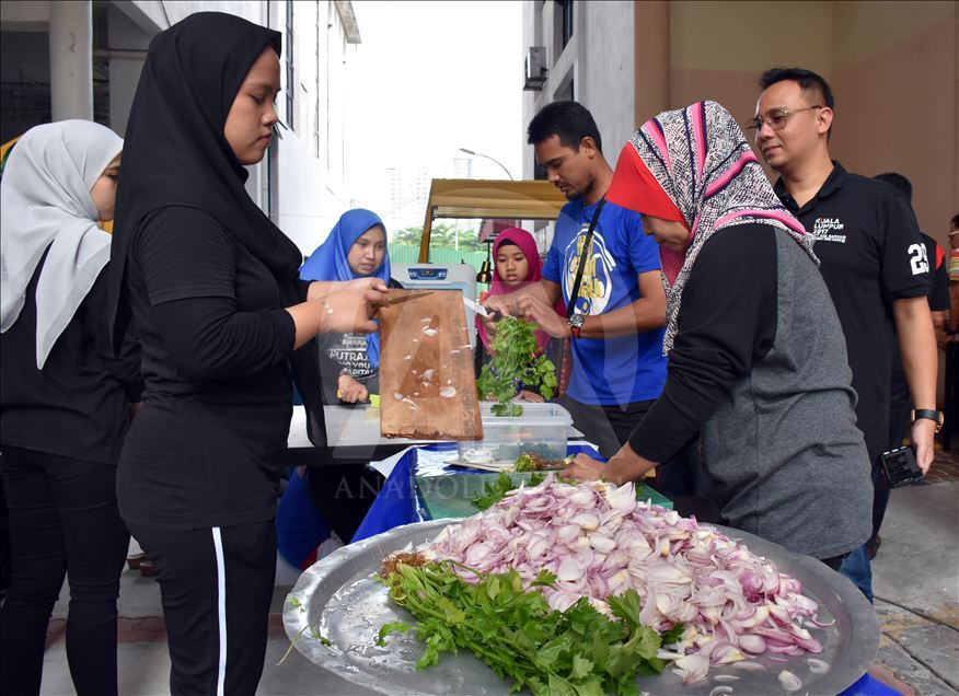 Malezya'nın geleneksel ramazan yemeği "bubur lambuk"