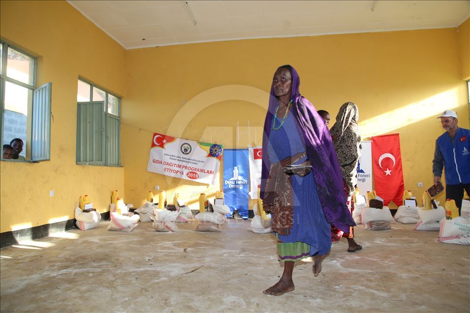 Etiyopyalı ve Somalili ailelere Türkiye'den yardım eli