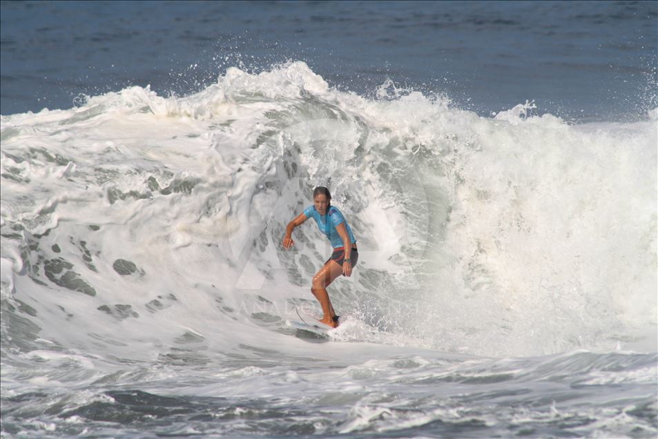 Kejuaraan selancar dunia Corona Surfing 2019