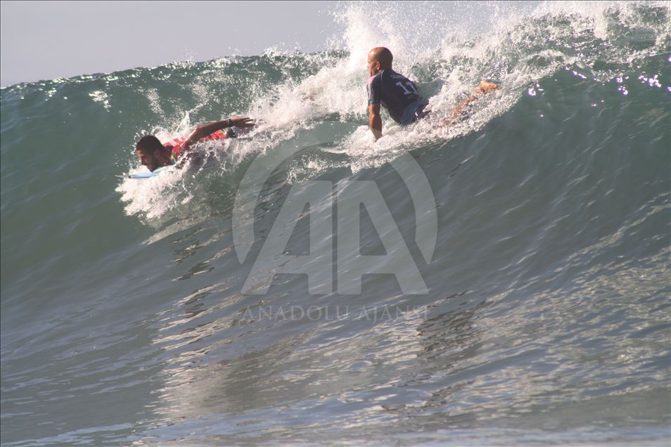 Kejuaraan selancar dunia Corona Surfing 2019