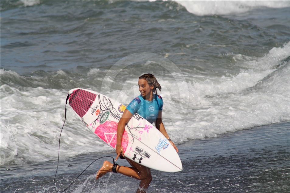 Kejuaraan selancar dunia Corona Surfing 2019