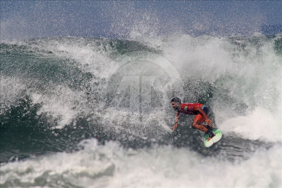 Kejuaraan selancar dunia Corona Surfing 2019
