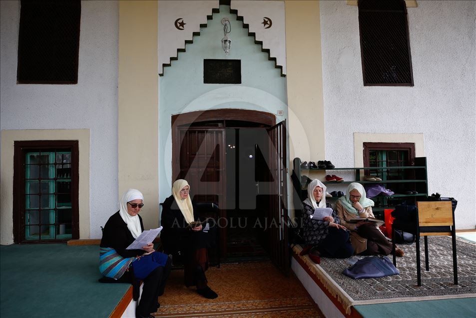 Muslim women in Bosnia and Herzegovina recite Quran during Ramadan