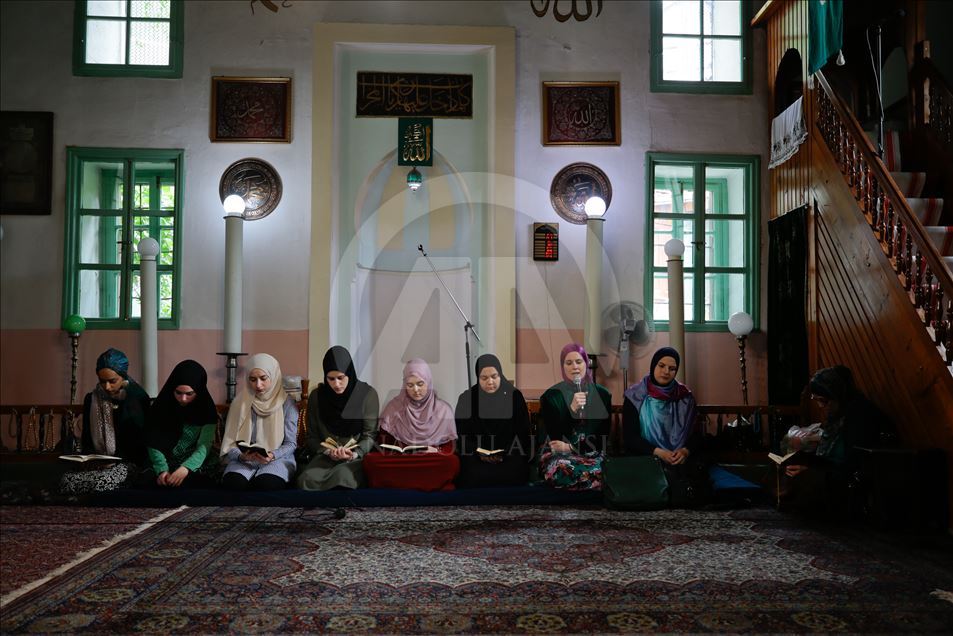 Saraybosna'nın değişmeyen ramazan geleneği: Kadınlar mukabelesi