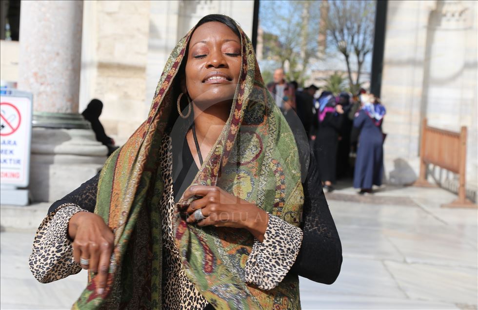 Della Miles in Istanbul