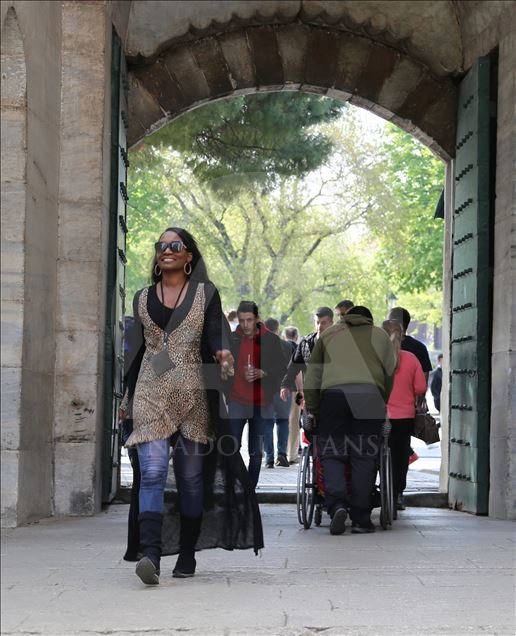 Della Miles in Istanbul