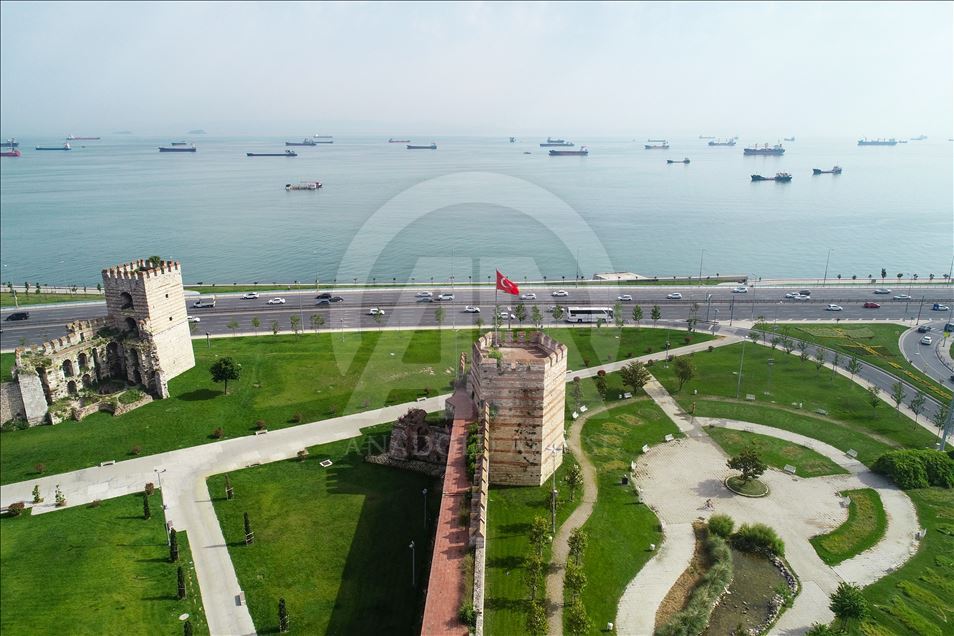 İstanbul'un tarihi surları zamana direniyor
