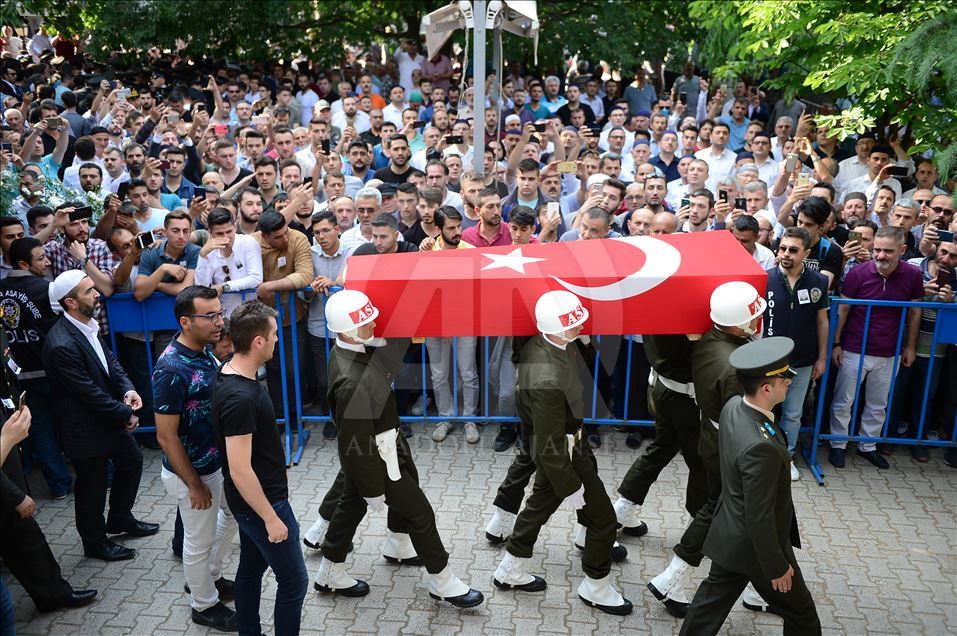 "Pençe Harekatı" şehidi son yolculuğuna uğurlandı
