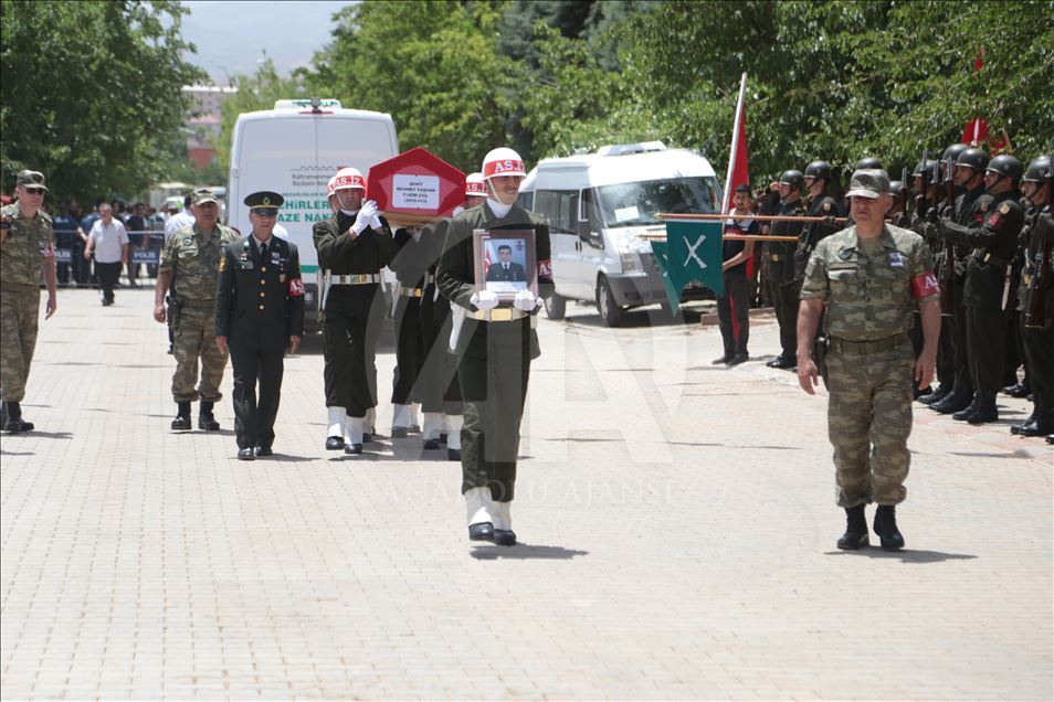 Şehit Uzman Çavuş Mehmet Taşhan, son yolculuğuna uğurlandı