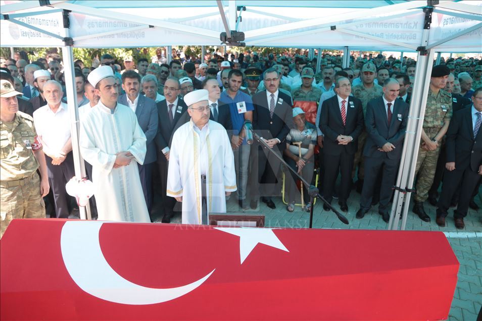 Şehit Uzman Çavuş Mehmet Taşhan, son yolculuğuna uğurlandı