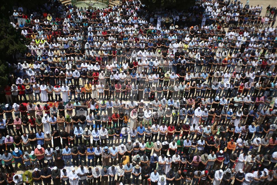 Salat Jumat Ramadan terakhir di Masjid al-Aqsa