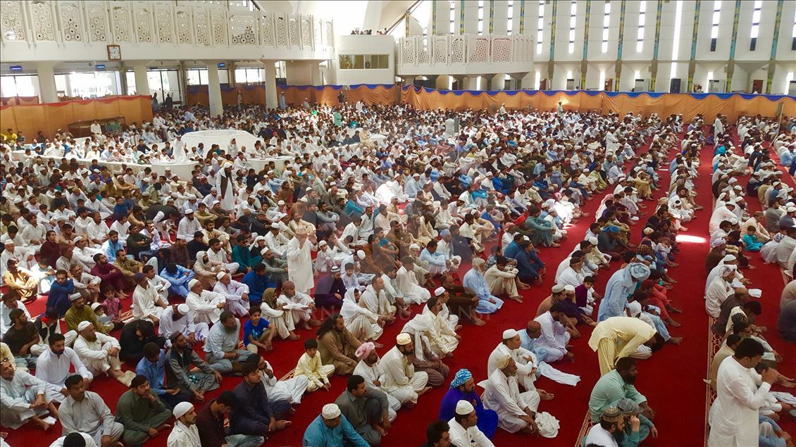 Pakistan'da ramazanın son cuması kılındı