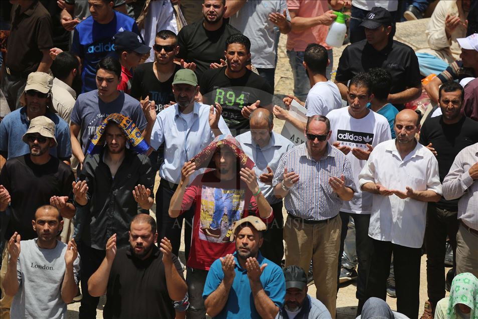Salat Jumat Ramadan terakhir di Masjid al-Aqsa