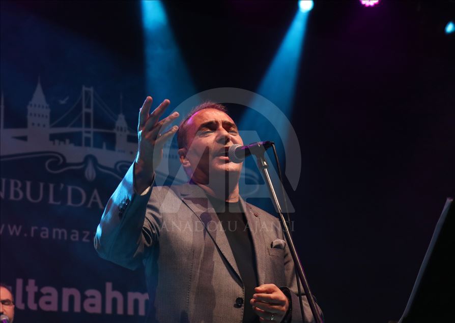"Ezgiler Gecesi" unutulmaz sanatçıları bir araya getirdi