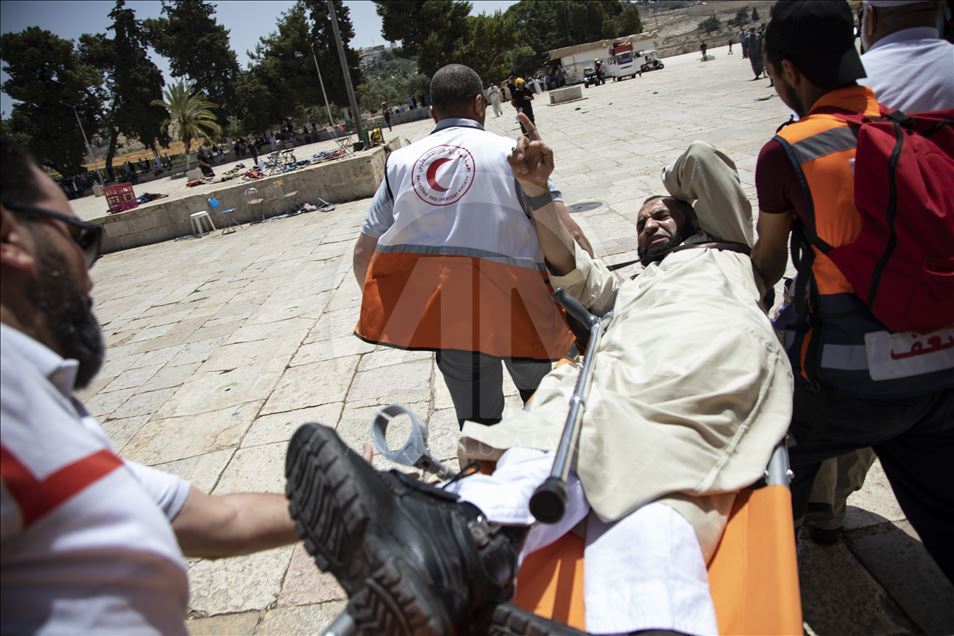 Fanatic Jews' raid Al-Aqsa Mosque Compound