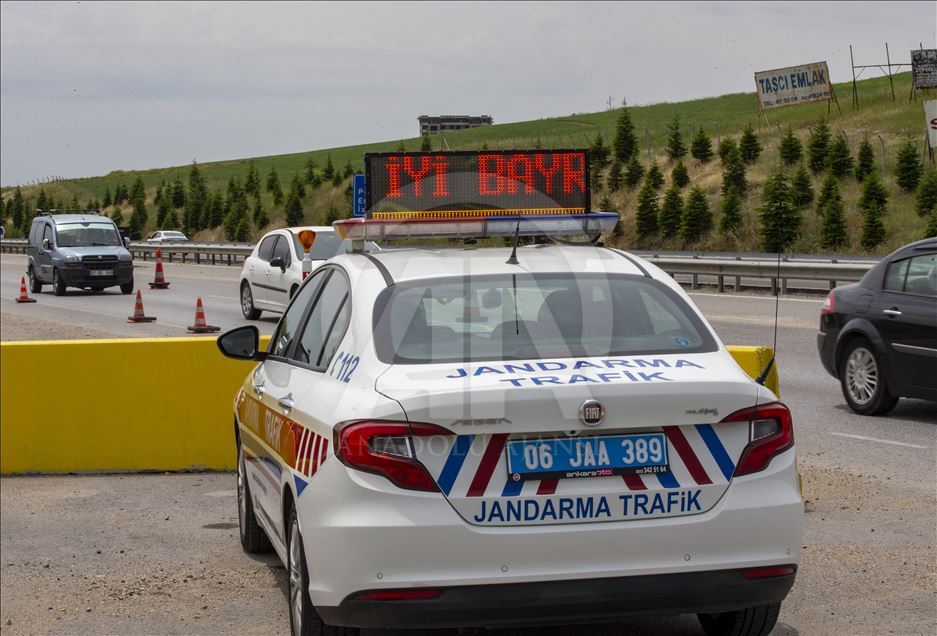 
Jandarma komutanından "arka koltukta emniyet kemeri" uyarısı