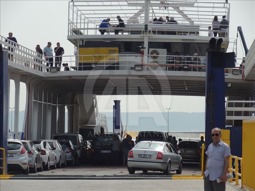 Feribot kuyruğuna "depolama" önlemi trafiği rahatlattı