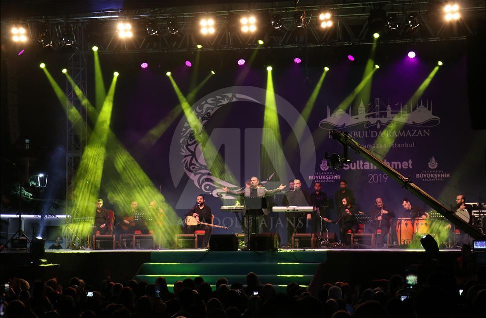 "Ezgiler Gecesi" unutulmaz sanatçıları bir araya getirdi