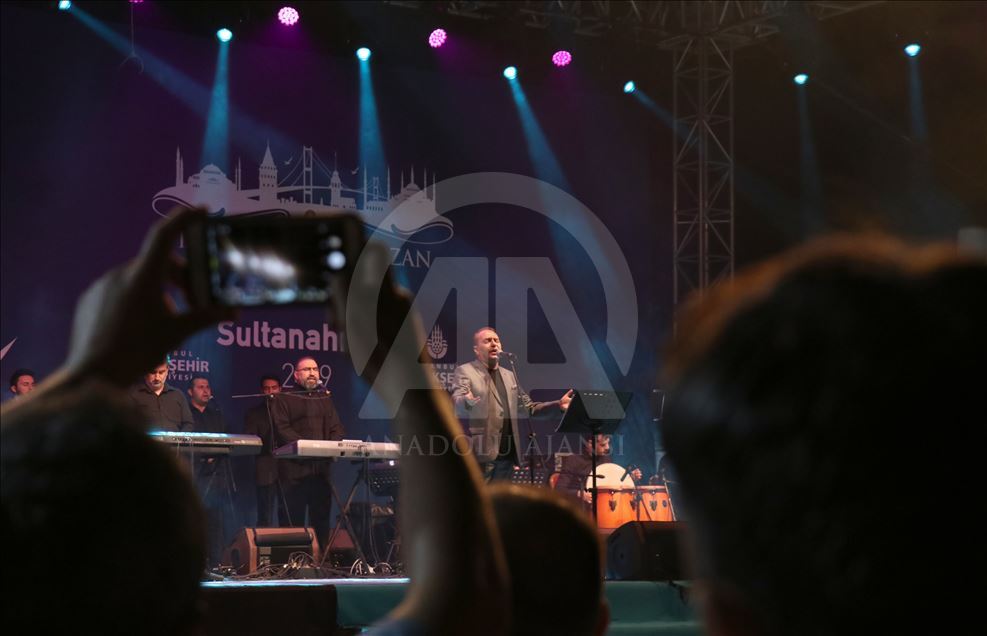 "Ezgiler Gecesi" unutulmaz sanatçıları bir araya getirdi