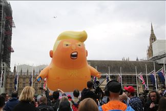 Dhjetëra mijëra protestojnë kundër vizitës së Trumpit në Londër