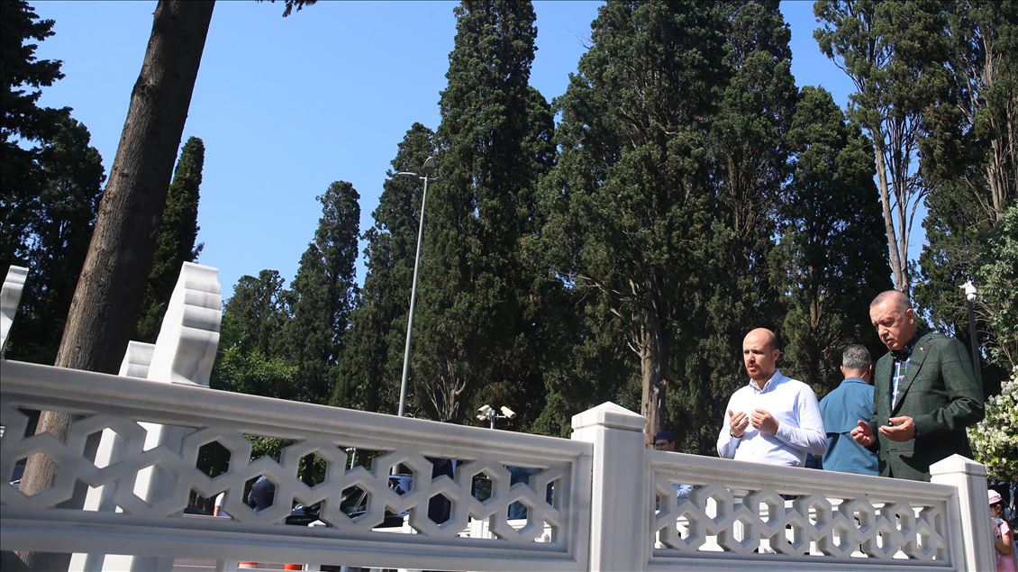 Cumhurbaşkanı Erdoğan'dan kabir ziyareti