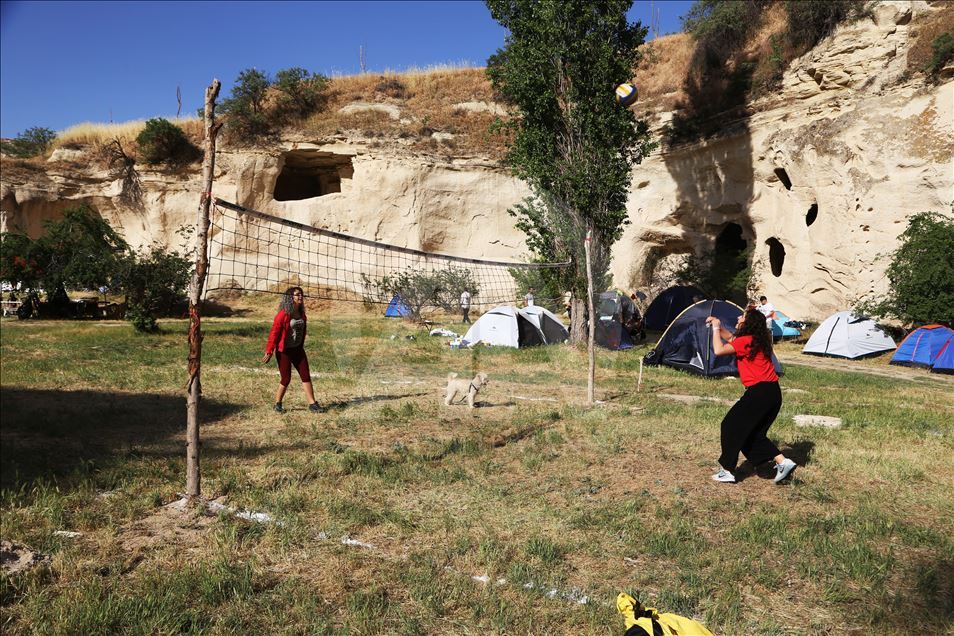 Turquie : "Festival de tentes colorées de Cappadoce"
