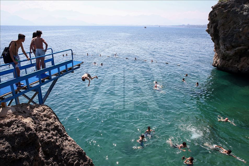 Antalya bayramda 400 bin kişiyi ağırladı
