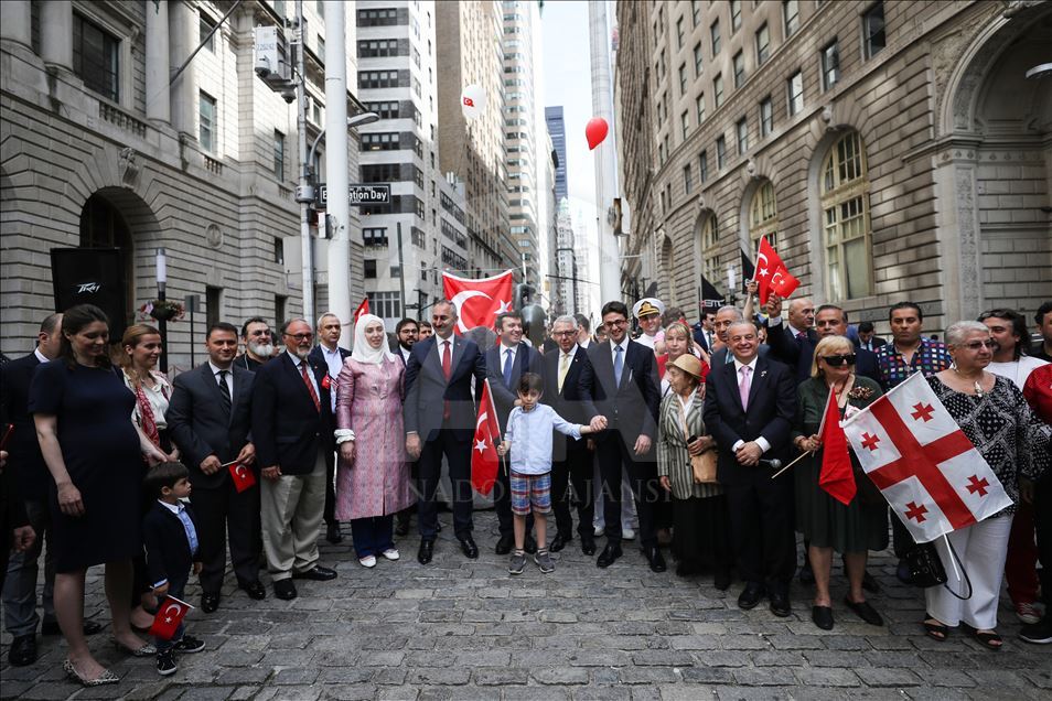 New York'ta Türk bayrağı ve mehter coşkusu