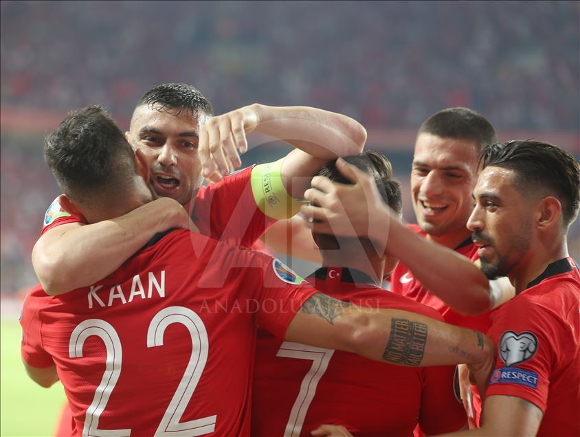 نیمه اول بازی ترکیه و فرانسه 2 بر 0 به سود ترکیه پایان یافت