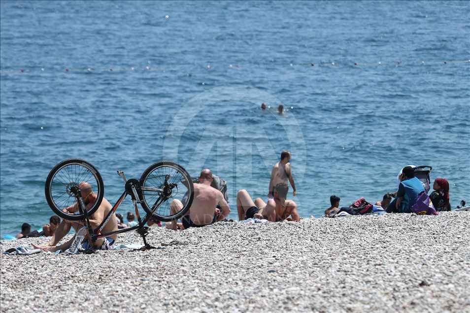 Antalya bayramda 400 bin kişiyi ağırladı
