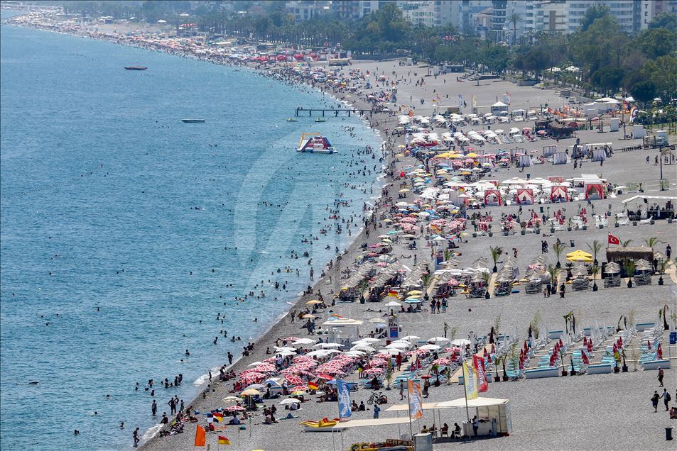 Antalya bayramda 400 bin kişiyi ağırladı