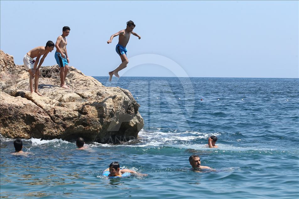 Antalya bayramda 400 bin kişiyi ağırladı