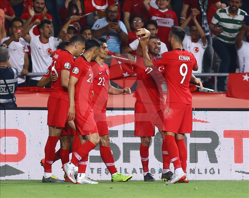 نیمه اول بازی ترکیه و فرانسه 2 بر 0 به سود ترکیه پایان یافت