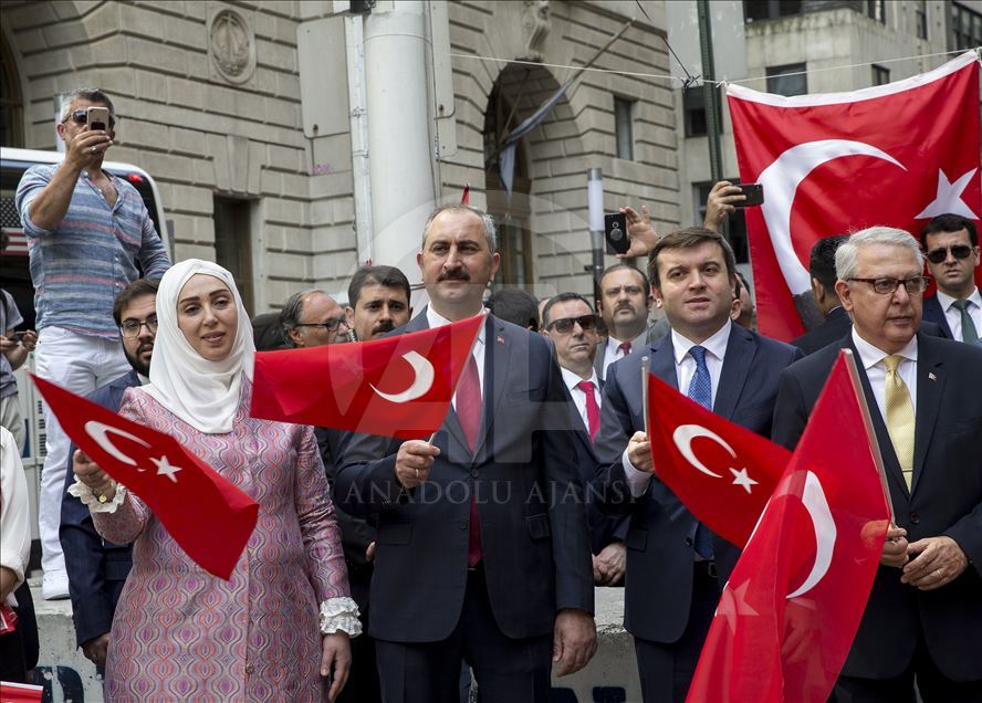 New York'ta Türk bayrağı ve mehter coşkusu