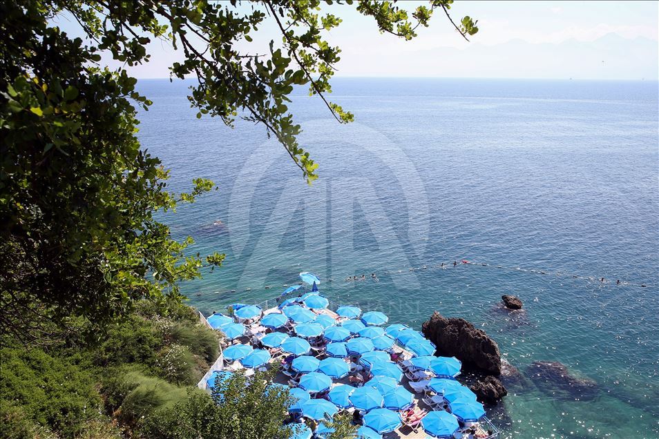 Antalya bayramda 400 bin kişiyi ağırladı