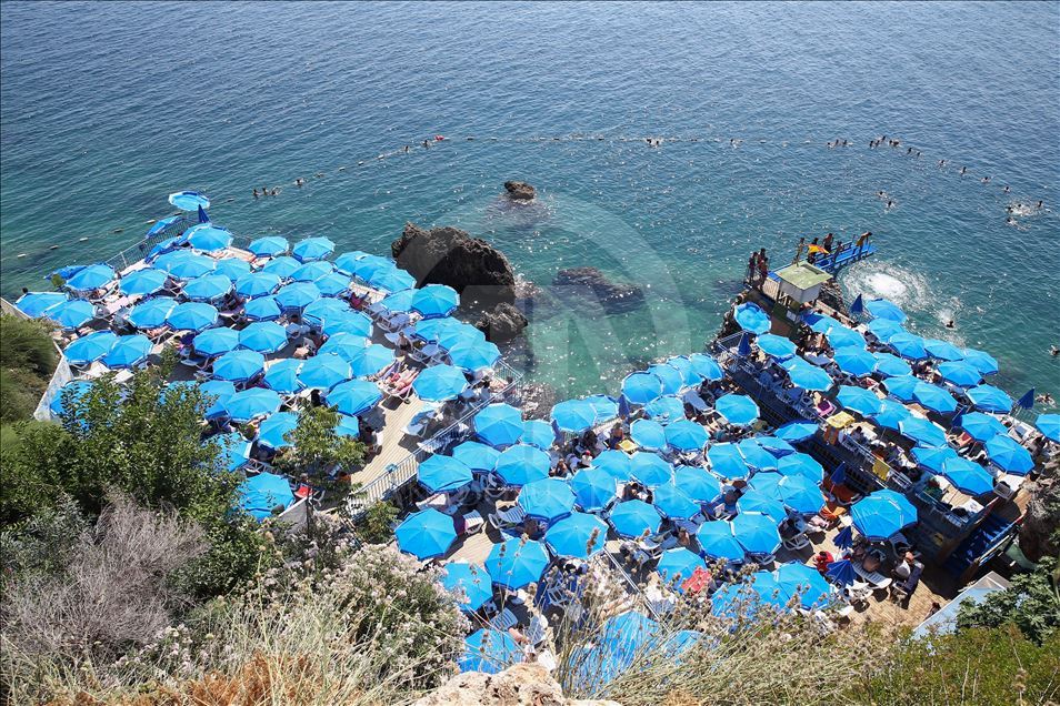 Antalya bayramda 400 bin kişiyi ağırladı