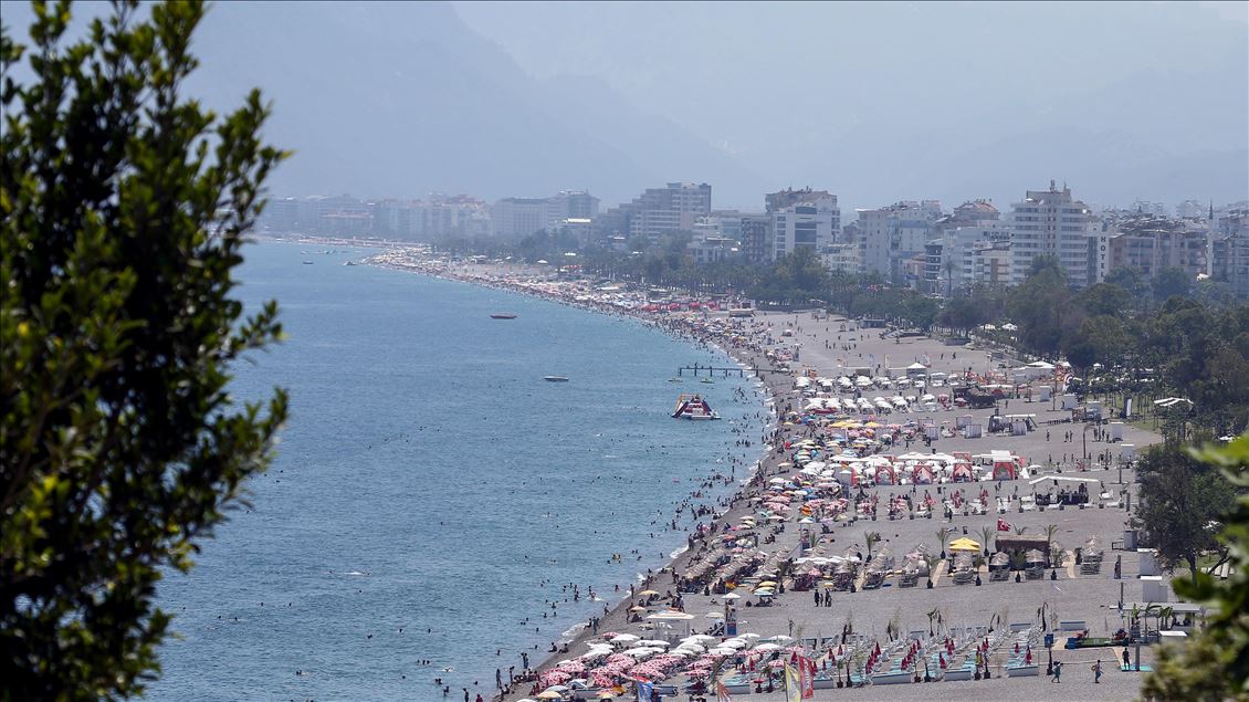 Antalya bayramda 400 bin kişiyi ağırladı