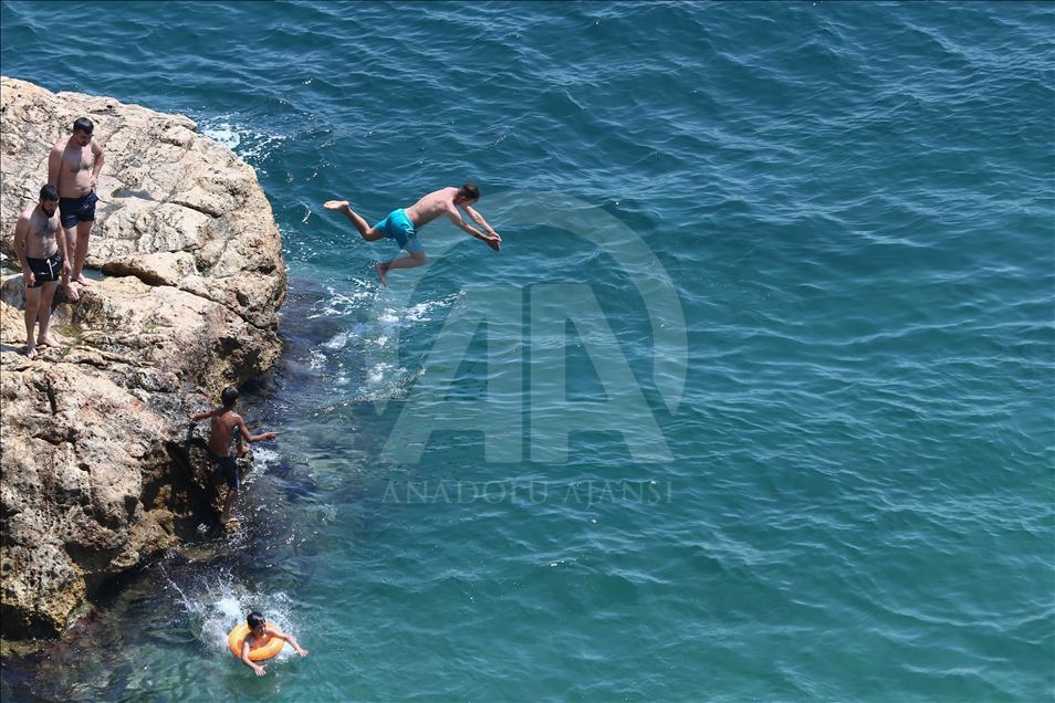 Antalya bayramda 400 bin kişiyi ağırladı