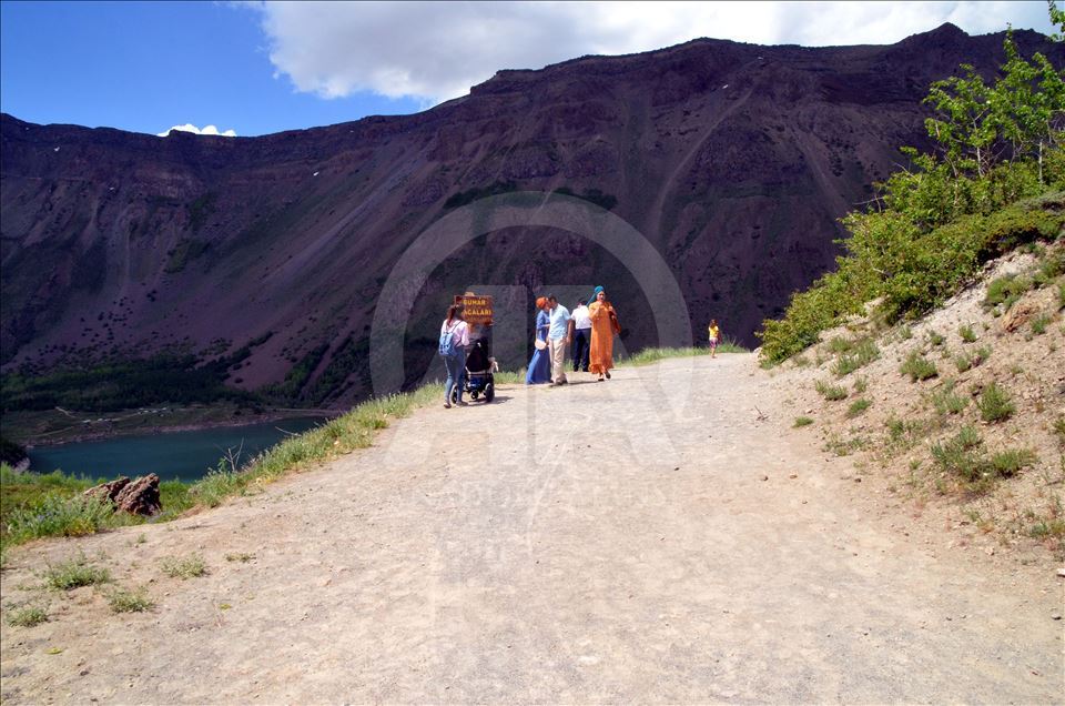 Turîstan berê xwe da Nemrûdê