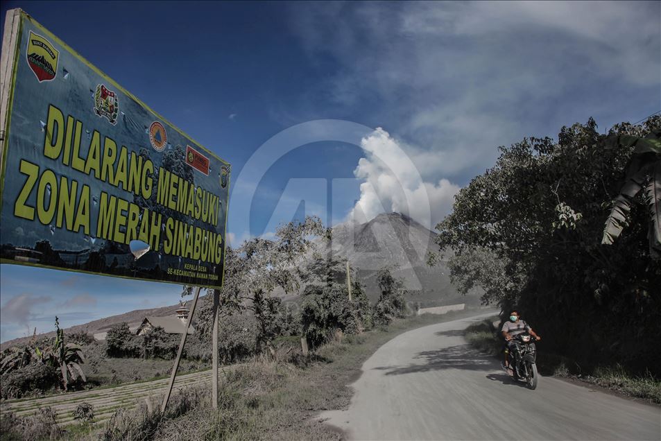 Erupción del monte Sinabung en Indonesia
