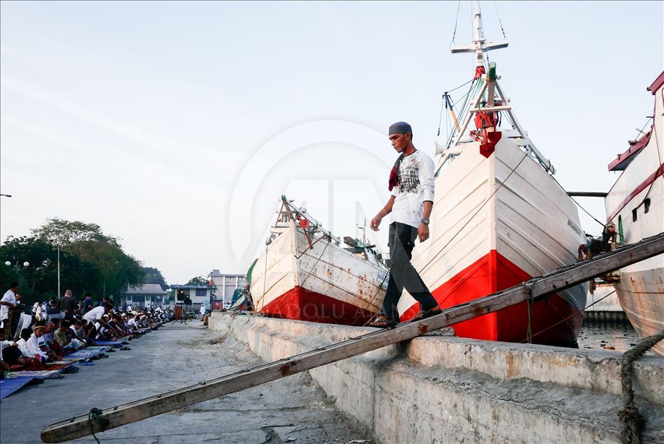 Salat Idul Fitri di Pelabuhan Sunda Kelapa