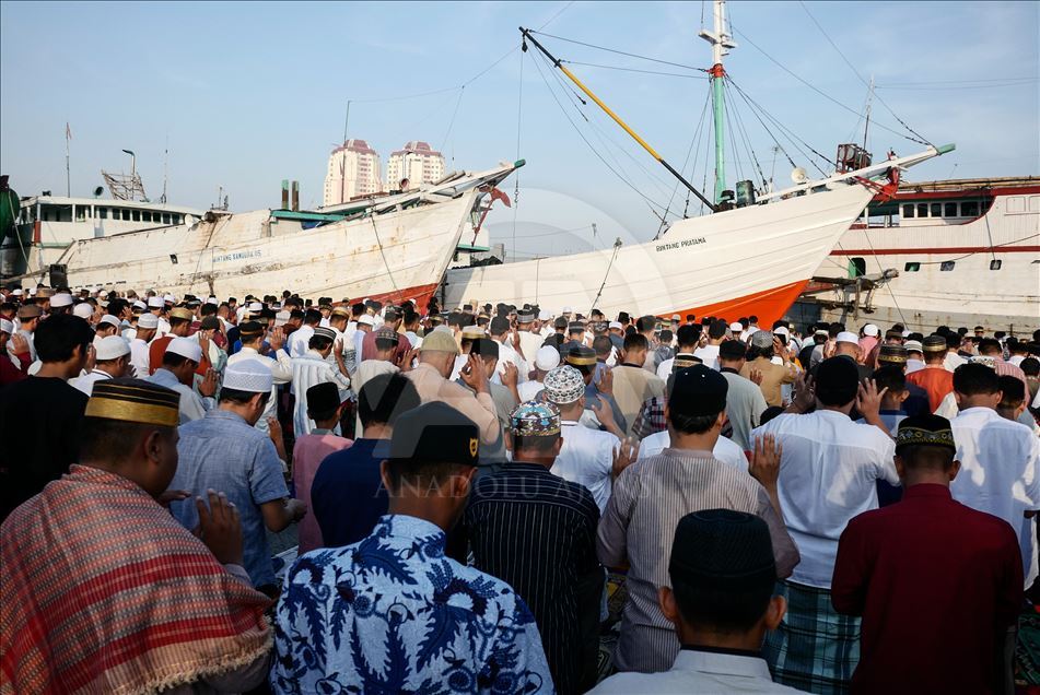 Salat Idul Fitri di Pelabuhan Sunda Kelapa