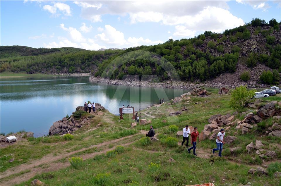 Turquie : le lac volcanique Nemrut connaît une affluence record